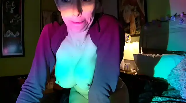 GardenGirl00 online show from March 2, 5:01 am