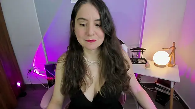 Tamara m  online show from June 16, 5:46 pm