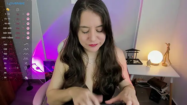 Tamara m  online show from May 30, 5:40 pm