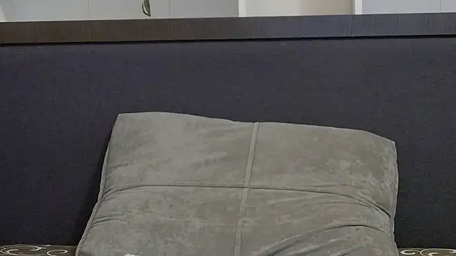 CalvinCay online show from January 29, 6:33 am