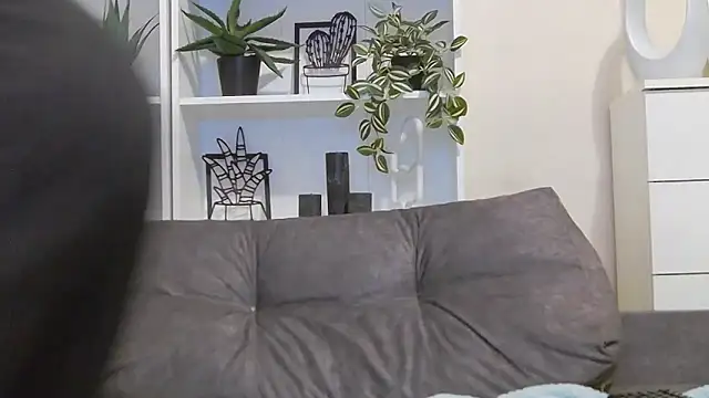 CalvinCay online show from February 25, 8:00 pm