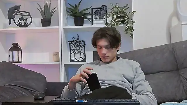 CalvinCay online show from March 10, 12:28 am