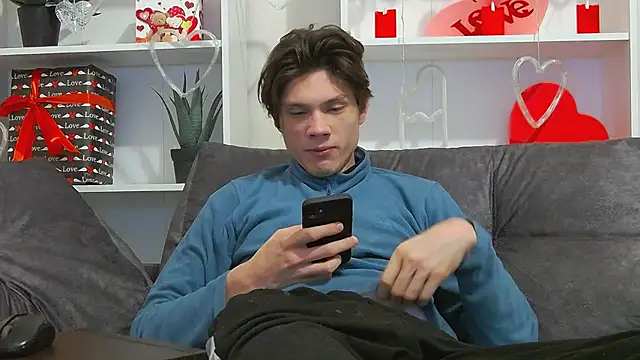 CalvinCay online show from February 7, 11:55 pm