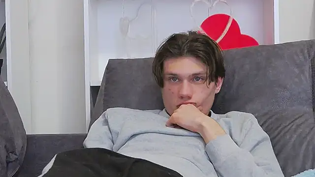 CalvinCay online show from February 14, 6:34 am