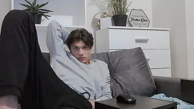 CalvinCay online show from February 1, 2:26 am