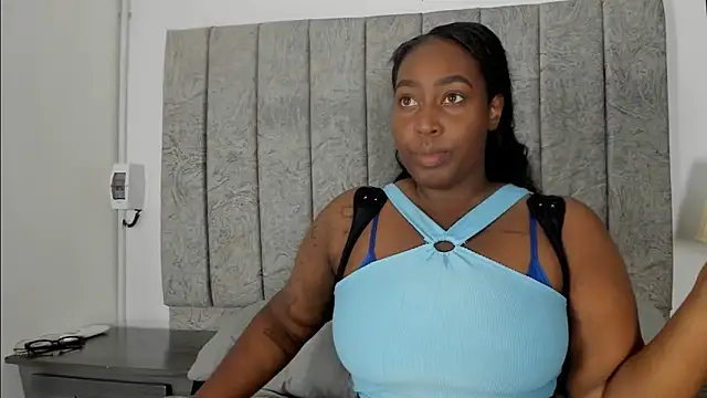 emilyrojas online show from March 23, 12:05 pm