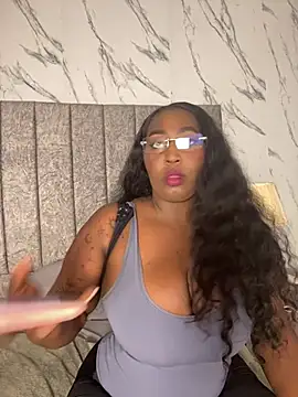 emilyrojas online show from April 8, 12:17 pm