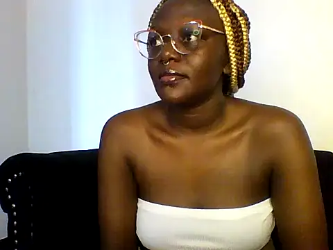 Snapshot of Dirty_sweet_ chatting on February 28, 12:31 pm Dirty sweet online show from February 28, 12:31 pm