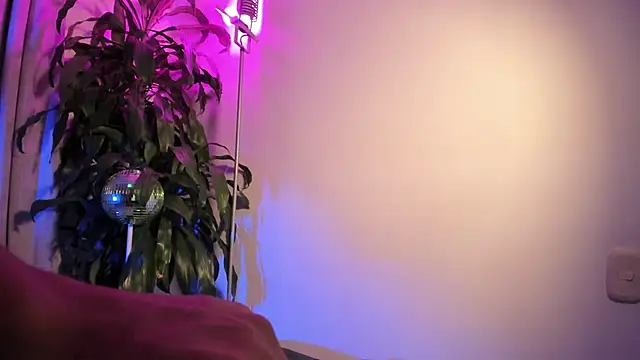 Romeocolin online show from September 10, 6:01 am