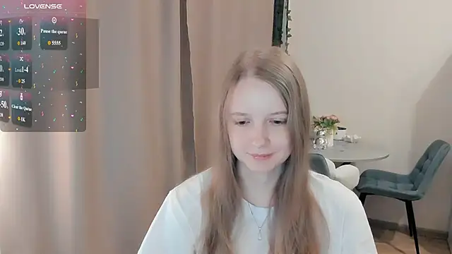 Snapshot of Alyaley chatting on July 18, 8:01 am Alyaley online show from July 18, 8:01 am