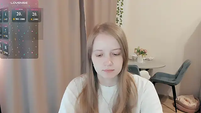 Snapshot of Alyaley chatting on July 8, 1:01 pm Alyaley online show from July 8, 1:01 pm