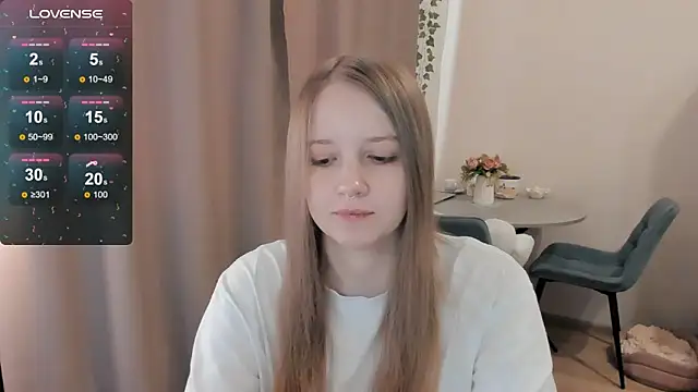 Snapshot of Alyaley chatting on June 4, 8:08 am Alyaley online show from June 4, 8:08 am