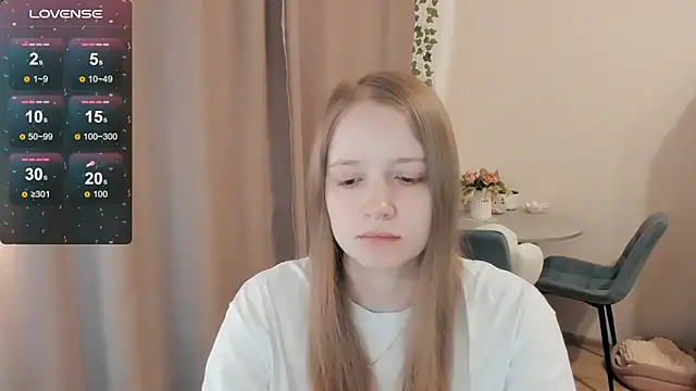 Snapshot of Alyaley chatting on June 16, 9:42 am Alyaley online show from June 16, 9:42 am