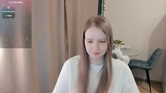 Snapshot of Alyaley chatting on July 17, 2:47 pm Alyaley online show from July 17, 2:47 pm