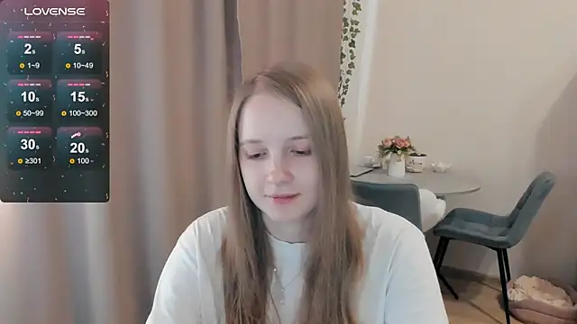 Snapshot of Alyaley chatting on June 10, 9:54 am Alyaley online show from June 10, 9:54 am