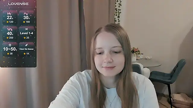 Snapshot of Alyaley chatting on June 17, 10:25 am Alyaley online show from June 17, 10:25 am