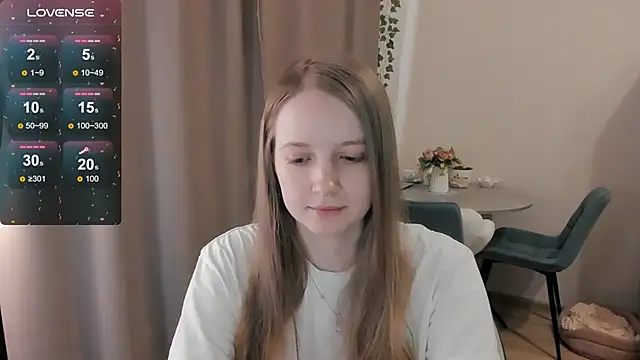Snapshot of Alyaley chatting on June 8, 10:27 am Alyaley online show from June 8, 10:27 am