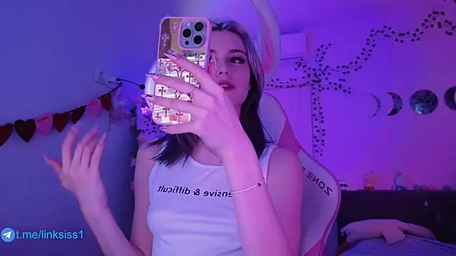 twicewetgirl online show from April 9, 2:45 pm