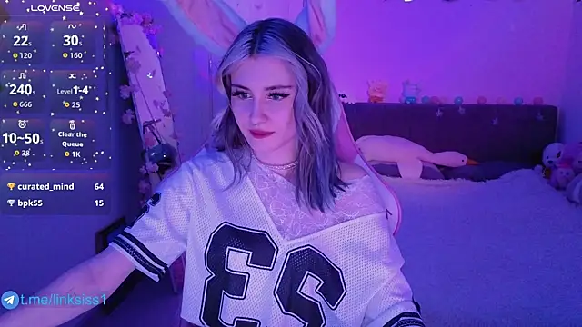 twicewetgirl online show from April 16, 2:40 pm