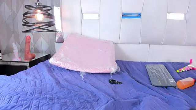 Snapshot of RileyThompson1 chatting on March 15, 9:19 am RileyThompson1 online show from March 15, 9:19 am