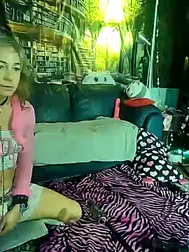 KrystallCoxxh online show from November 12, 5:28 pm