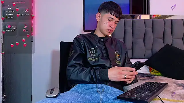 Mr daren  online show from September 17, 6:21 pm