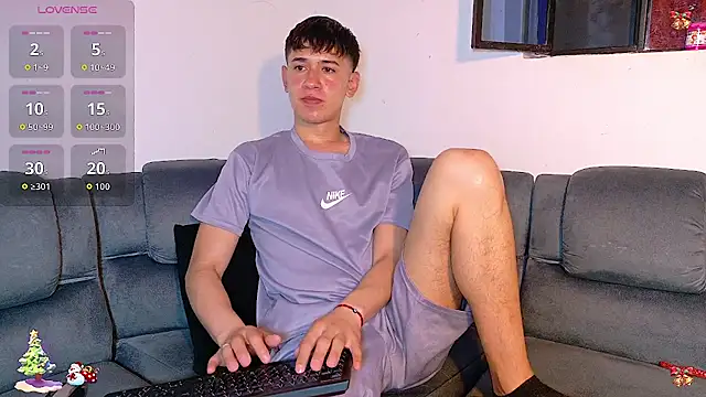 Mr daren  online show from December 5, 8:50 pm