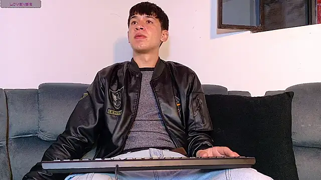 Mr daren  online show from October 14, 4:51 pm