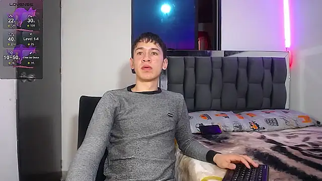 Mr daren  online show from March 3, 5:09 pm
