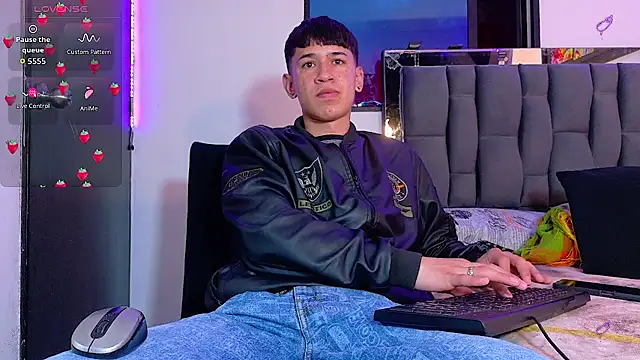 Mr daren  online show from September 9, 4:38 pm
