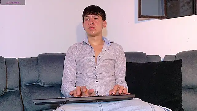 Mr daren  online show from October 18, 4:31 pm