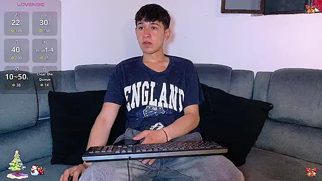 Mr daren  online show from December 4, 7:02 pm