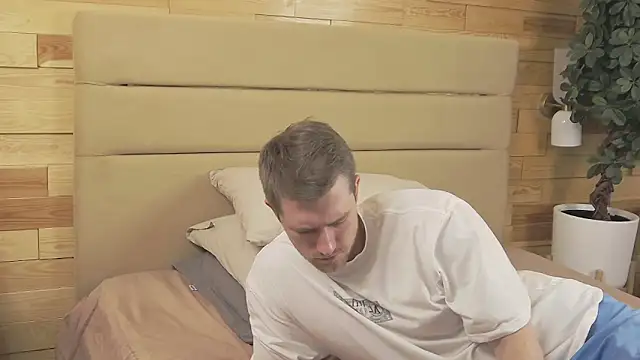 Snapshot of EthanPinkman chatting on November 8, 4:05 am EthanPinkman online show from November 8, 4:05 am