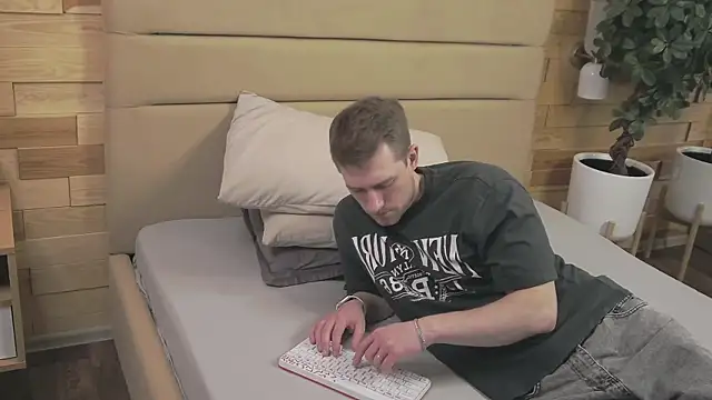 Snapshot of EthanPinkman chatting on November 21, 4:22 am EthanPinkman online show from November 21, 4:22 am