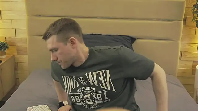 EthanPinkman online show from April 11, 7:56 am