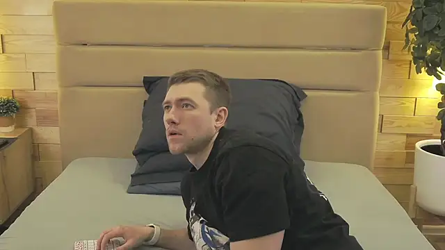 EthanPinkman online show from April 18, 3:42 am