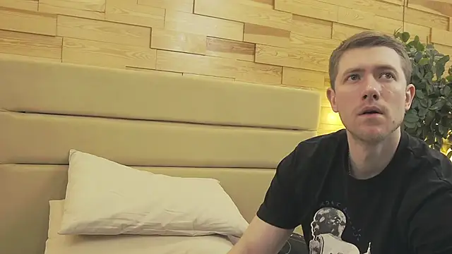 Snapshot of EthanPinkman chatting on November 30, 4:13 am EthanPinkman online show from November 30, 4:13 am