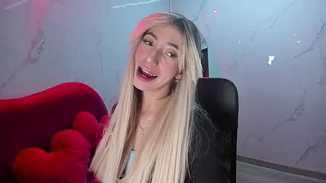 LilithCooperr  online show from November 4, 10:35 pm