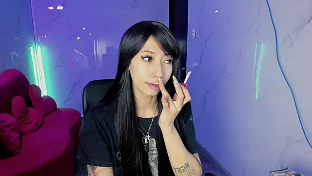 LilithCooperr  online show from May 15, 3:37 am
