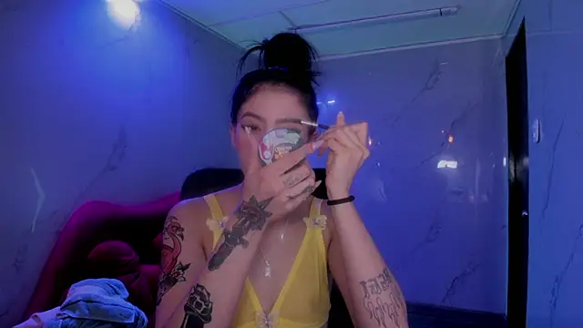 LilithCooperr  online show from April 10, 3:35 am