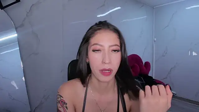 Snapshot of LilithCooperr_ chatting on March 3, 3:24 am LilithCooperr online show from March 3, 3:24 am