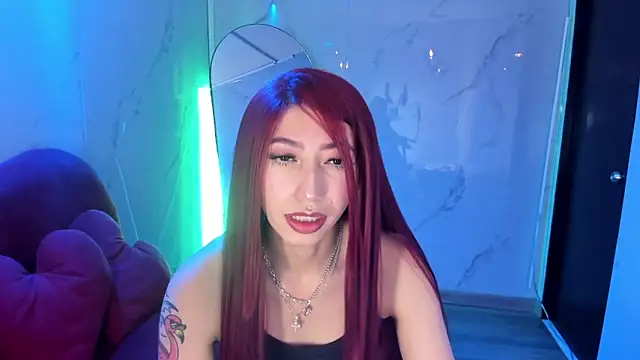 Snapshot of LilithCooperr_ chatting on February 2, 3:38 am LilithCooperr online show from February 2, 3:38 am