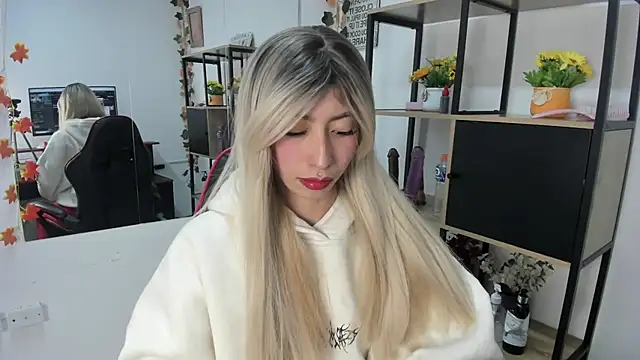 LilithCooperr  online show from October 1, 10:02 pm