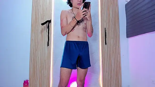 Snapshot of wild_demongirl chatting on January 18, 7:06 pm wild demongirl online show from January 18, 7:06 pm