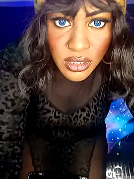 Snapshot of AmazonianMistress chatting on December 11, 10:16 pm AmazonianMistress online show from December 11, 10:16 pm