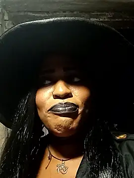 AmazonianMistress online show from October 31, 2:41 am