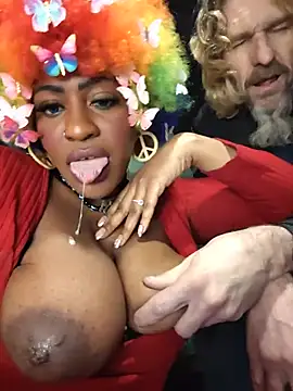 AmazonianMistress online show from May 22, 1:25 am