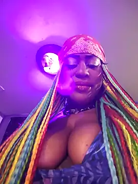 Snapshot of AmazonianMistress chatting on June 12, 5:10 pm AmazonianMistress online show from June 12, 5:10 pm
