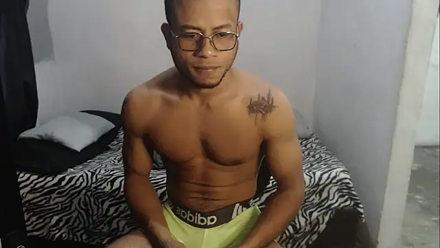 grandominantex1 online show from April 24, 3:30 am