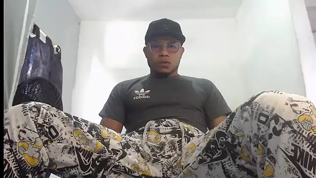 Snapshot of grandominantex1 chatting on October 18, 7:38 pm grandominantex1 online show from October 18, 7:38 pm